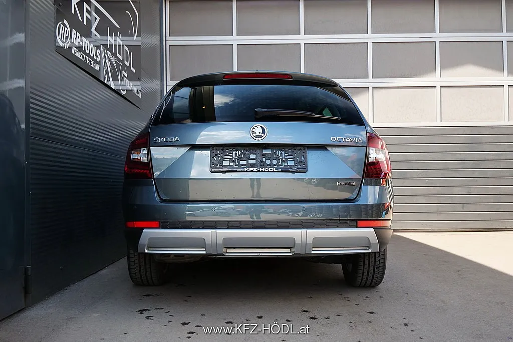 Skoda Octavia Scout 2,0 TDI 4×4 DSG Image 4